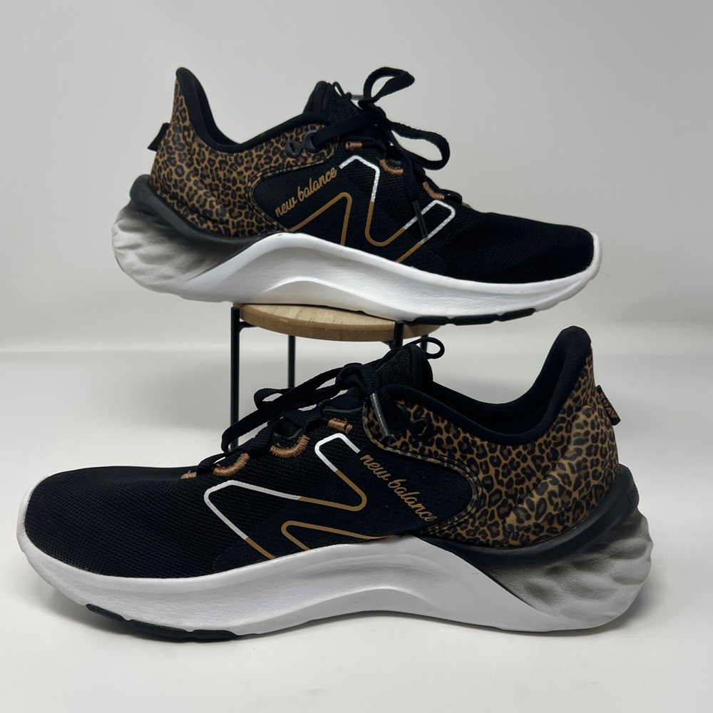 Preowned Women's New Balance Fresh Foam Roav v.2 Leopard Sz 8